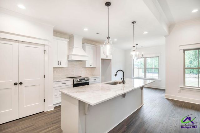 303 Willowbrook Lane, Kathleen, GA 31047