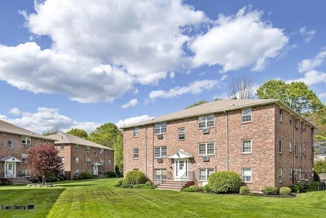 12 Colonial Village Dr 1, Arlington, MA 02474