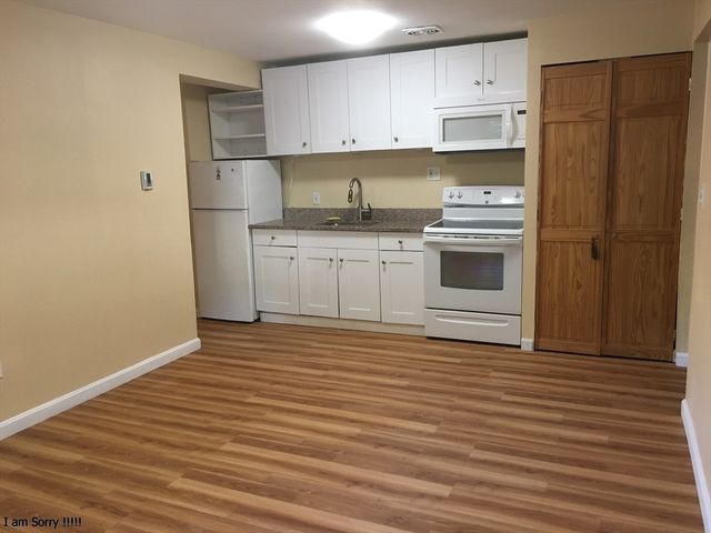 12 Colonial Village Dr 1, Arlington, MA 02474