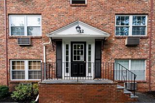 12 Colonial Village Dr 1, Arlington, MA 02474
