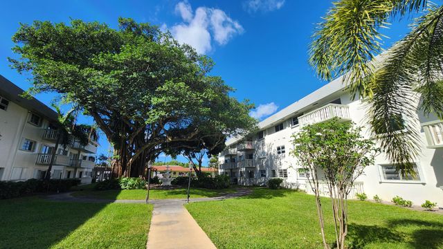 15221 NE 6th Avenue A210, Miami, FL 33162