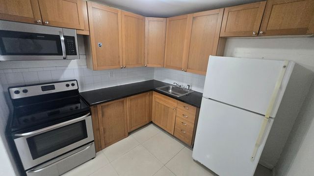 15221 NE 6th Avenue A210, Miami, FL 33162