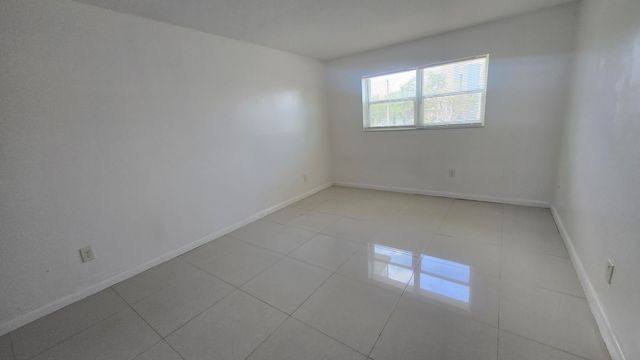 15221 NE 6th Avenue A210, Miami, FL 33162