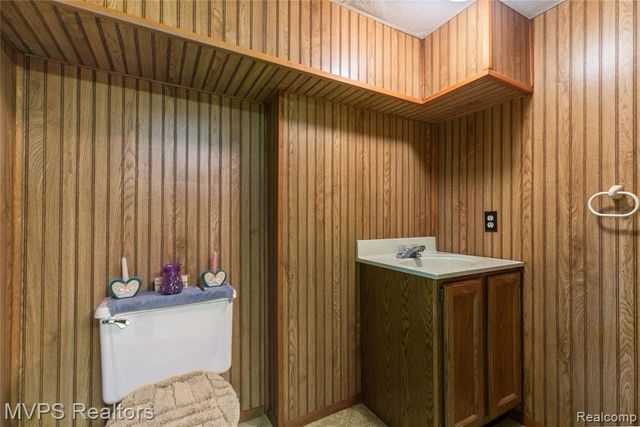 16089 Cambell Drive, Macomb, MI 48044