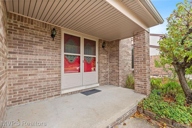 16089 Cambell Drive, Macomb, MI 48044