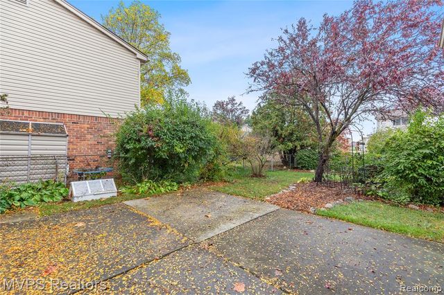 16089 Cambell Drive, Macomb, MI 48044