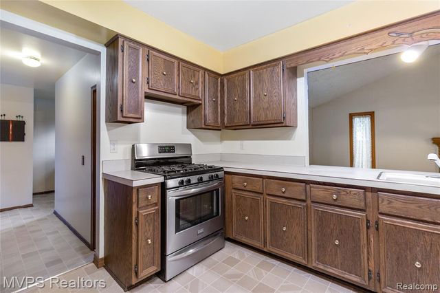 16089 Cambell Drive, Macomb, MI 48044