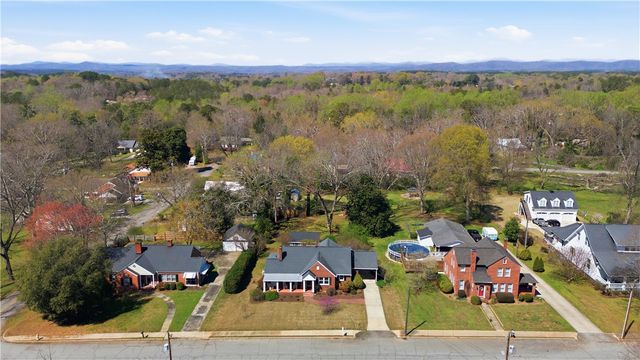 310 Retreat Street, Westminster, SC 29693