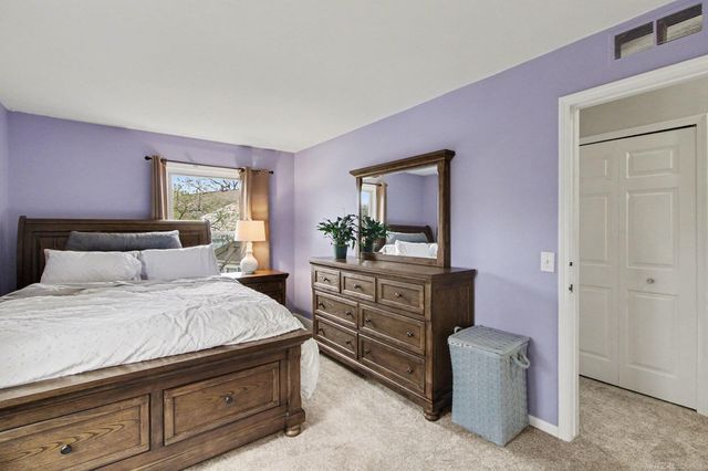 2914 Meadowbrook Ct Court, Orion Twp, MI 48360