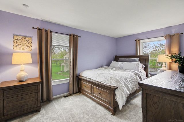 2914 Meadowbrook Ct Court, Orion Twp, MI 48360
