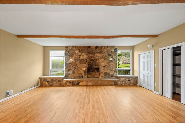 36 Little Mingo Rd, Nottingham, PA 15332