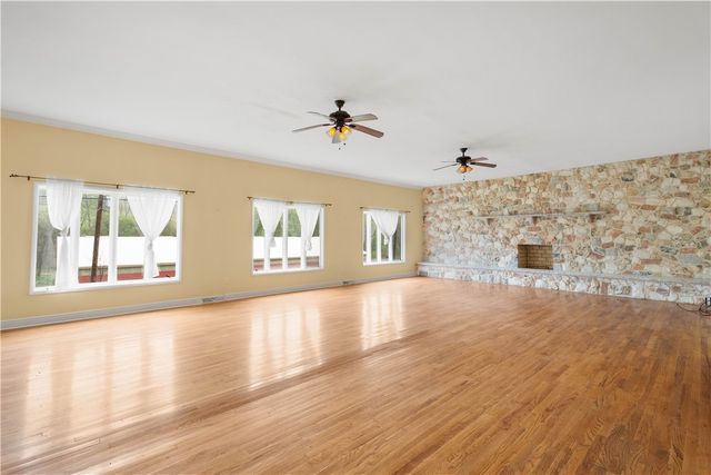 36 Little Mingo Rd, Nottingham, PA 15332