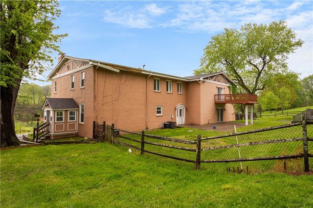 36 Little Mingo Rd, Nottingham, PA 15332