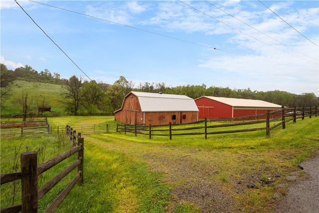 36 Little Mingo Rd, Nottingham, PA 15332