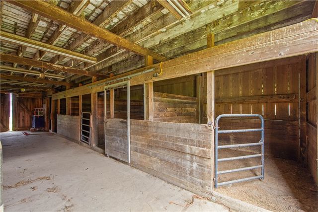 36 Little Mingo Rd, Nottingham, PA 15332
