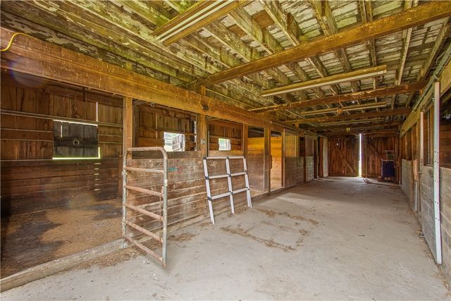 36 Little Mingo Rd, Nottingham, PA 15332