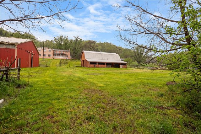 36 Little Mingo Rd, Nottingham, PA 15332