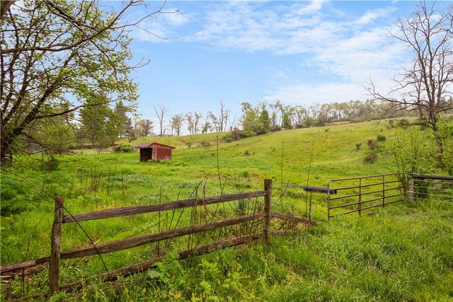 36 Little Mingo Rd, Nottingham, PA 15332
