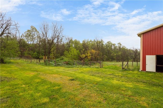 36 Little Mingo Rd, Nottingham, PA 15332