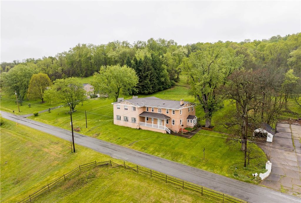 36 Little Mingo Rd, Nottingham, PA 15332
