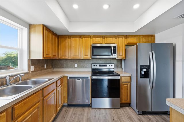 3303 W SHELL POINT ROAD, Ruskin, FL 33570