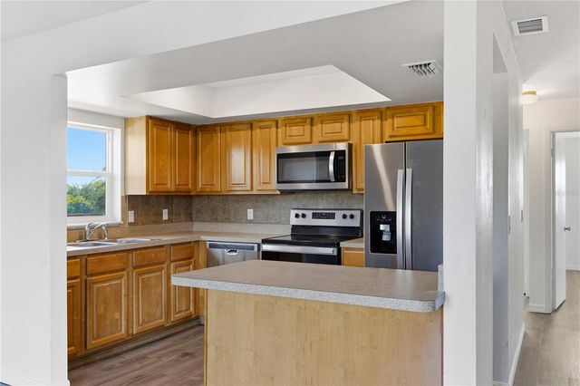 3303 W SHELL POINT ROAD, Ruskin, FL 33570