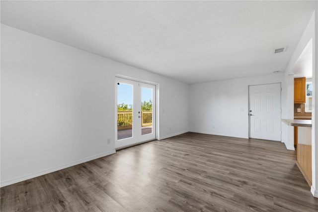 3303 W SHELL POINT ROAD, Ruskin, FL 33570