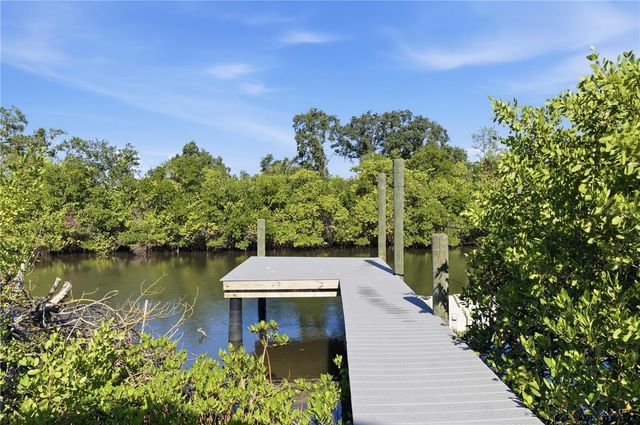 3303 W SHELL POINT ROAD, Ruskin, FL 33570