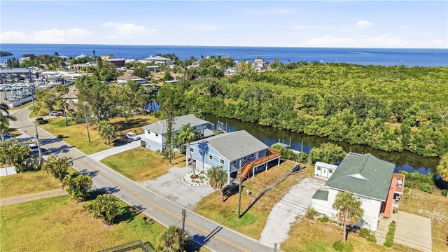 3303 W SHELL POINT ROAD, Ruskin, FL 33570