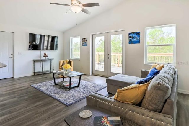 3303 W SHELL POINT ROAD, Ruskin, FL 33570