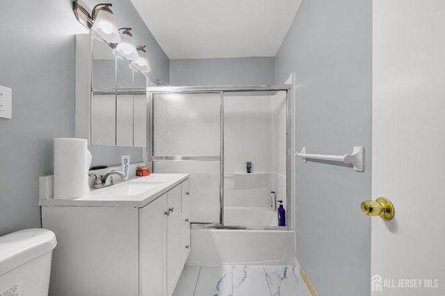 450 College Drive, Edison, NJ 08817