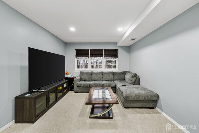 450 College Drive, Edison, NJ 08817