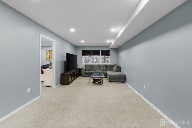 450 College Drive, Edison, NJ 08817