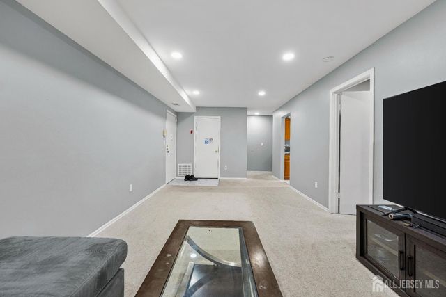 450 College Drive, Edison, NJ 08817