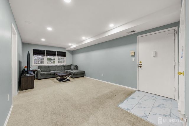 450 College Drive, Edison, NJ 08817