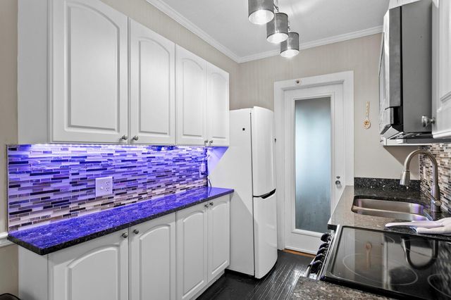 130 4TH AVENUE N 105, St Petersburg, FL 33701