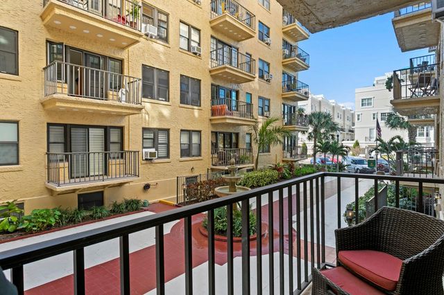 130 4TH AVENUE N 105, St Petersburg, FL 33701