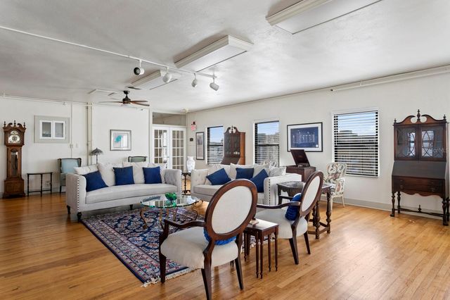 130 4TH AVENUE N 105, St Petersburg, FL 33701