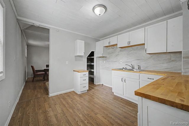 40 W Benson Street, Ecorse, MI 48229