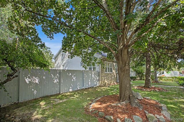 40 W Benson Street, Ecorse, MI 48229