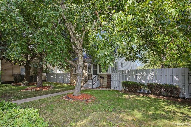 40 W Benson Street, Ecorse, MI 48229