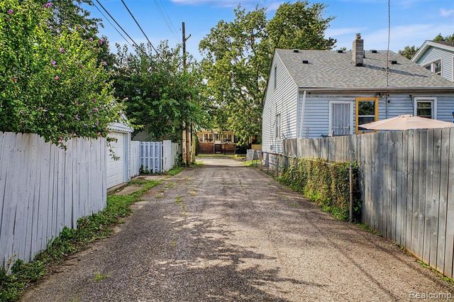 40 W Benson Street, Ecorse, MI 48229