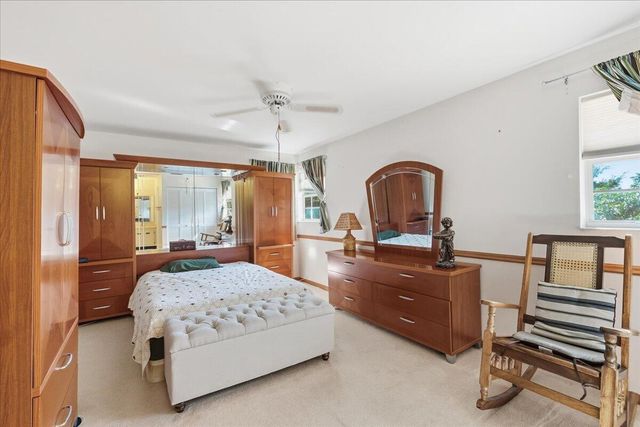 11140 SW 11th Place, Davie, FL 33324