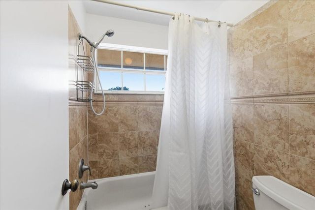 11140 SW 11th Place, Davie, FL 33324