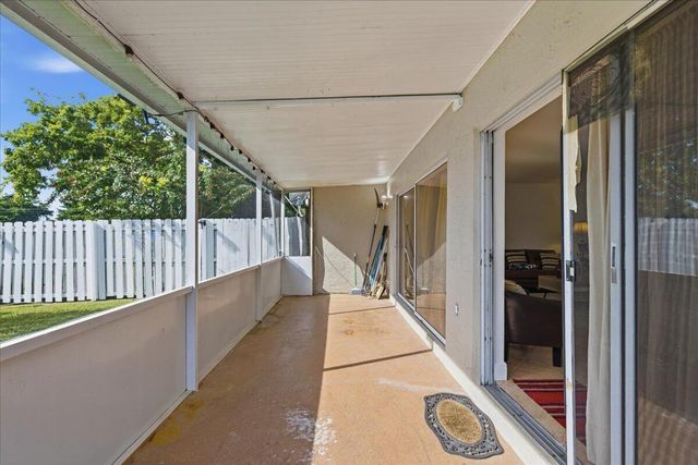 11140 SW 11th Place, Davie, FL 33324