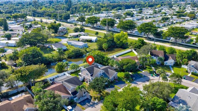 11140 SW 11th Place, Davie, FL 33324