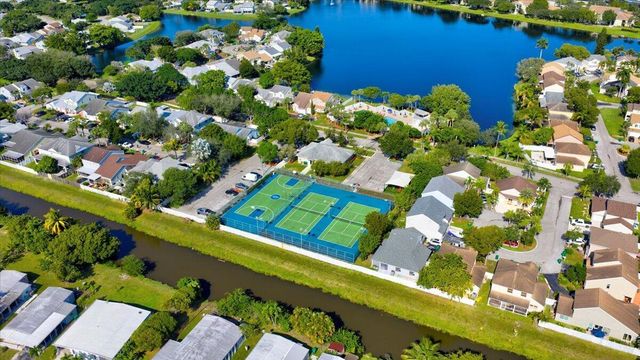 11140 SW 11th Place, Davie, FL 33324