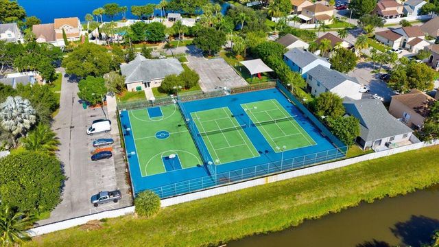 11140 SW 11th Place, Davie, FL 33324