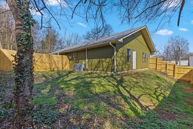 104 Pine Street, Athens, TN 37303