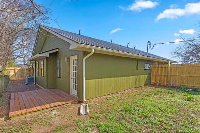 104 Pine Street, Athens, TN 37303